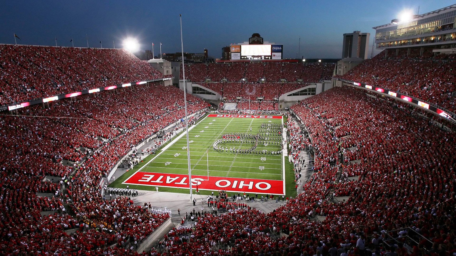 AI软硬件双强驱动，创业板指实现日线四连涨